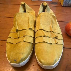 Women’s Toms size 10 slip on